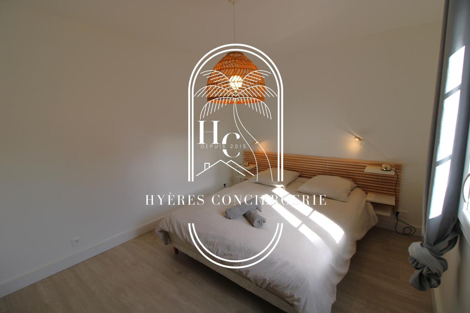 Duplex Au Coeur Du Port D'Hyeres- Plages Parking By Hc Exterior photo