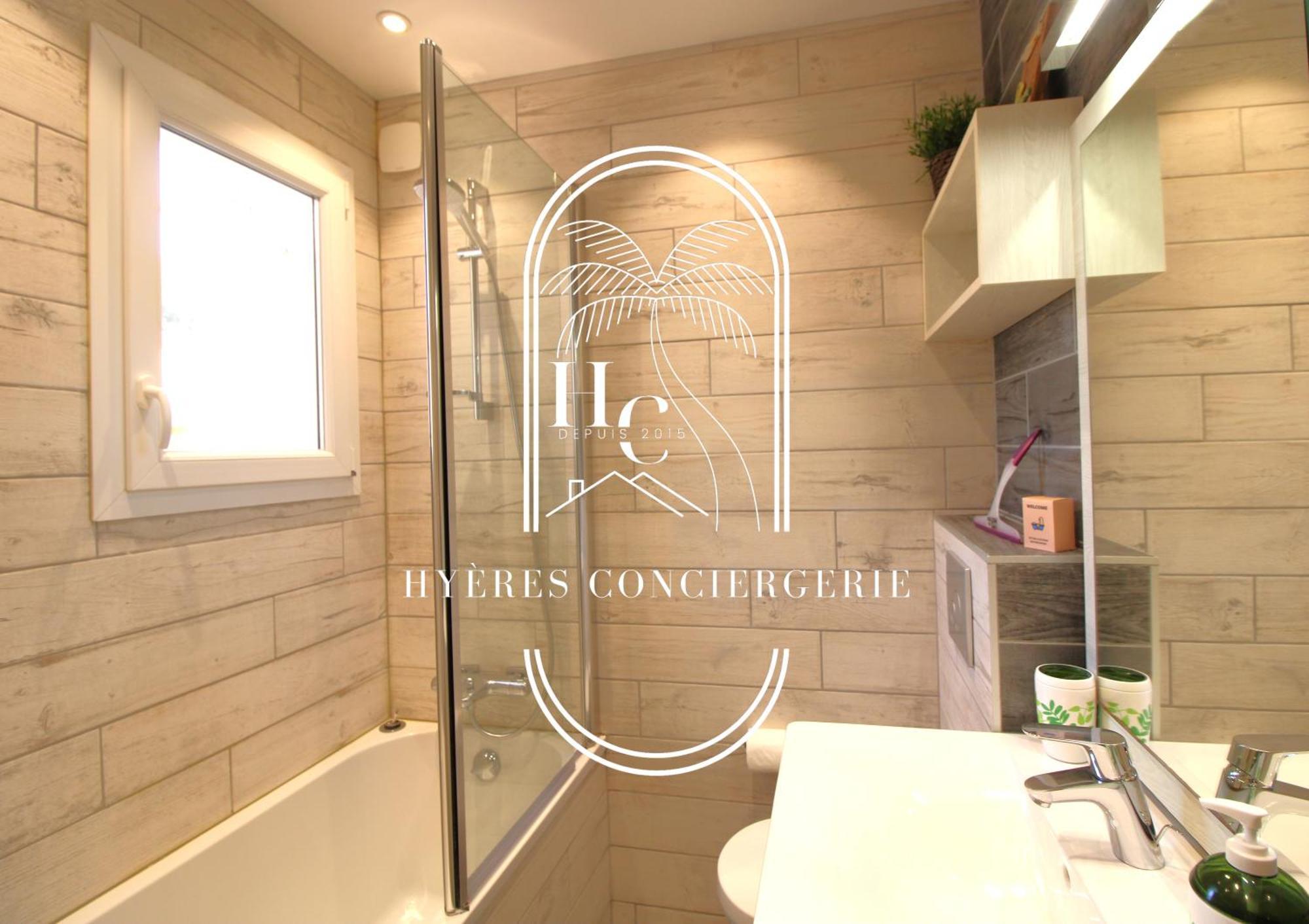 Duplex Au Coeur Du Port D'Hyeres- Plages Parking By Hc Exterior photo